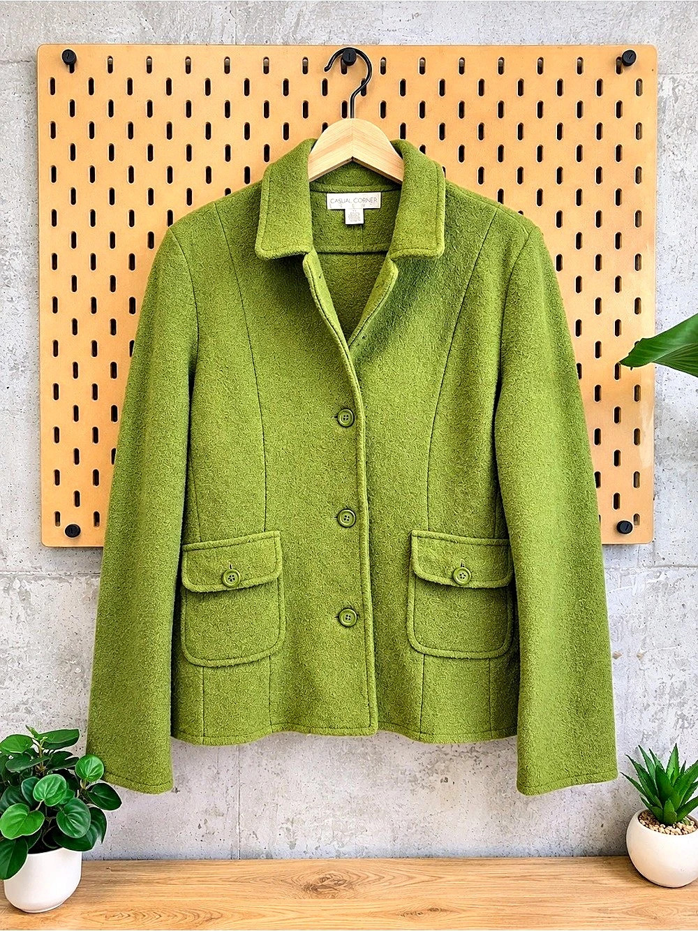 Casual Corner Green Blazer Size Medium Like New